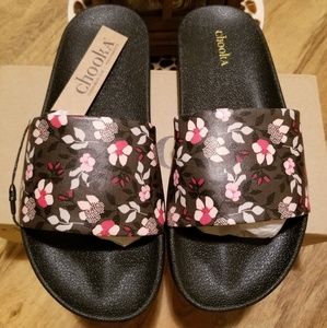 Chooka "Bailey" Slides Size 8 - Brand New